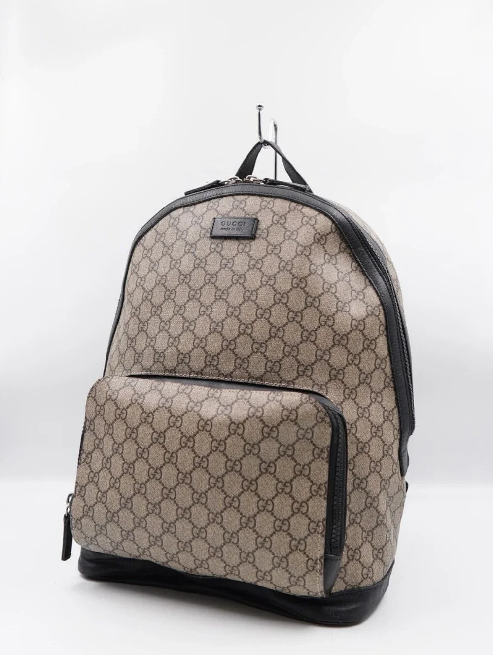 CO25 💟 Gucci GG Supreme Monogram Medium Backpack